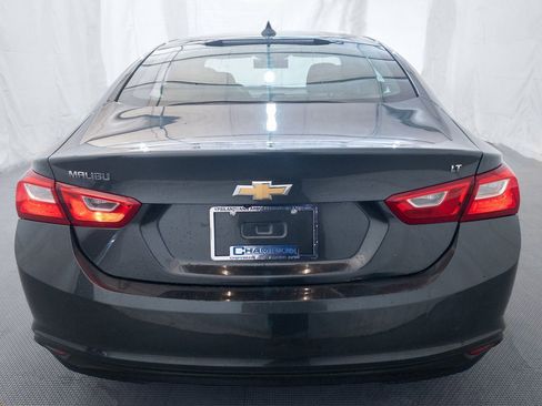 Used 2017 Chevrolet Malibu LT image 4