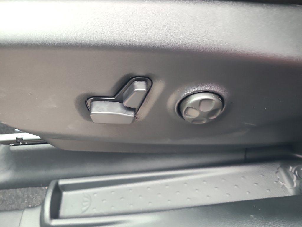 New 2027 Chrysler Pacifica Select FWD image 16