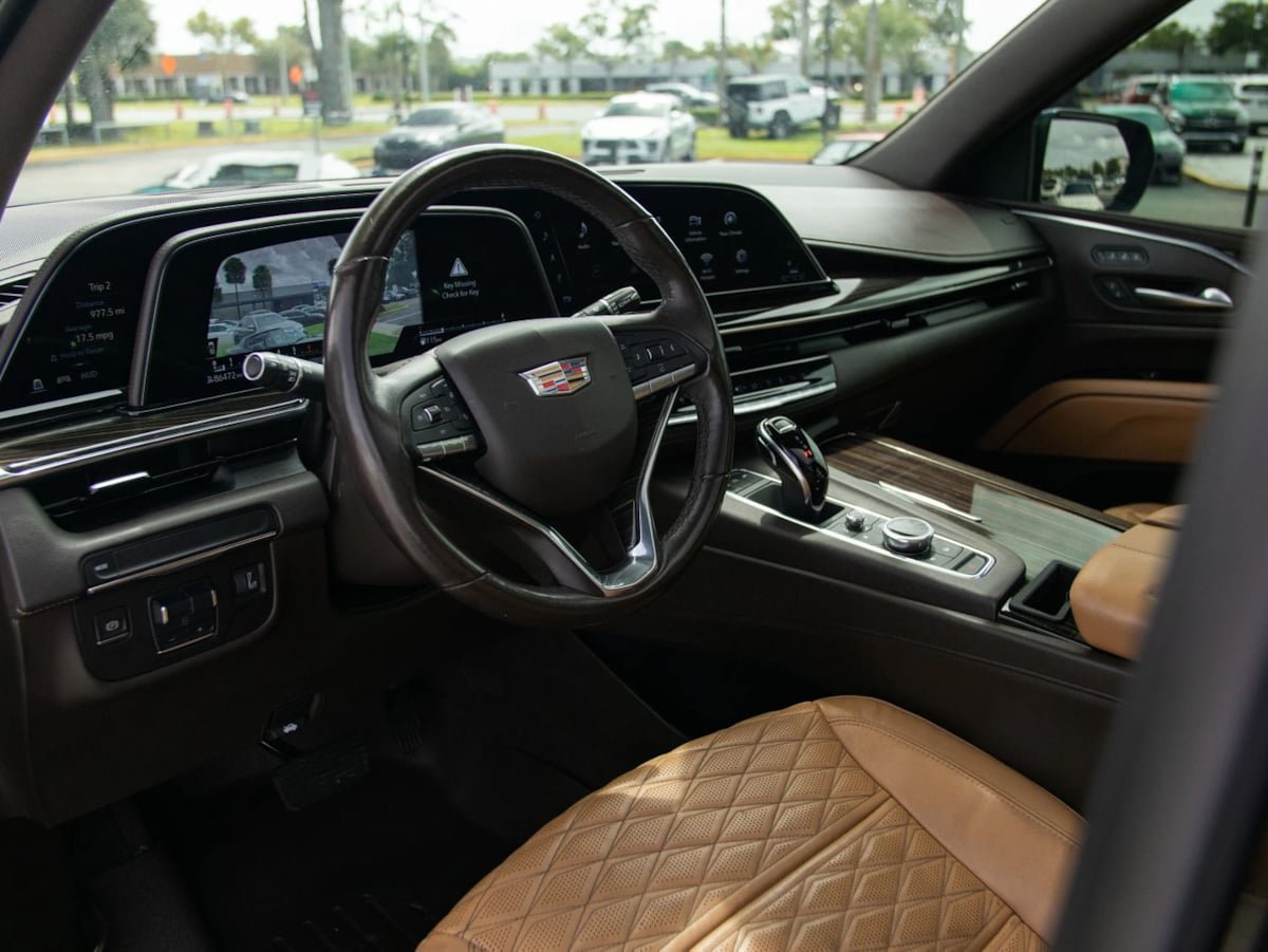 Used 2021 Cadillac Escalade Sport w/ LPO, ONYX Package RWD image 16