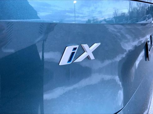 Certified 2023 BMW iX xDrive50 image 9