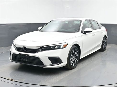 Used 2023 Honda Civic EX image 5