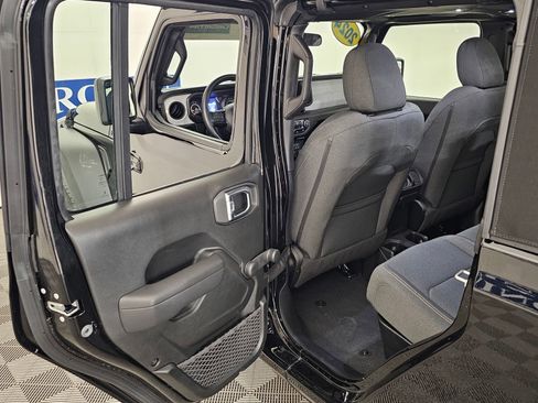 Used 2024 Jeep Gladiator Sport image 32