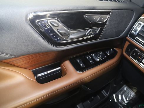 Used 2023 Lincoln Navigator Reserve image 30