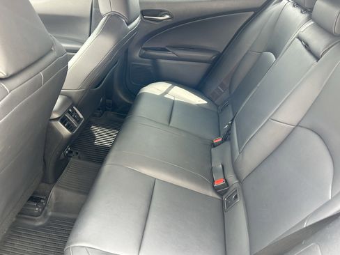 Used 2019 Lexus UX 250h w/ Premium Package AWD/4WD image 17