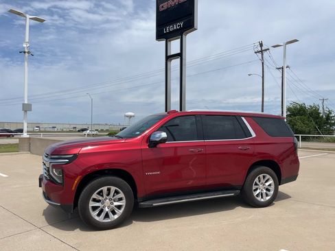 Used 2025 Chevrolet Tahoe Premier RWD image 1
