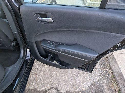 Used 2015 Dodge Charger SE image 25