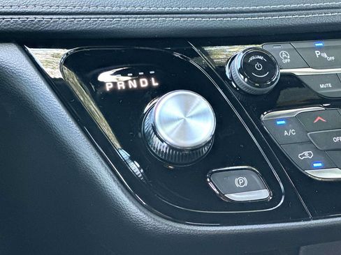 New 2027 Chrysler Pacifica Select FWD image 21