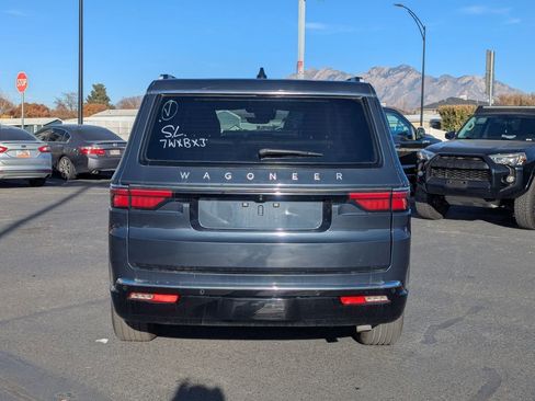 Used 2024 Jeep Wagoneer Series II w/ Flexible Seating Group AWD/4WD image 6