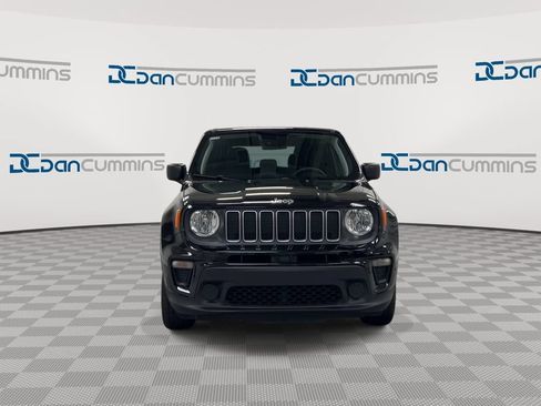 Used 2023 Jeep Renegade Latitude AWD/4WD image 3