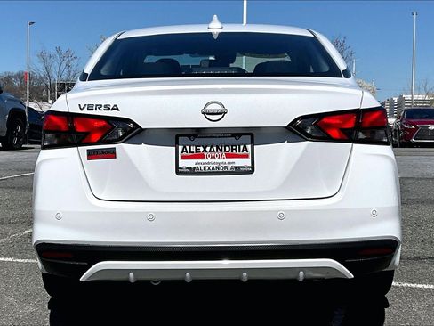 Used 2025 Nissan Versa SV w/ Trunk Package image 4
