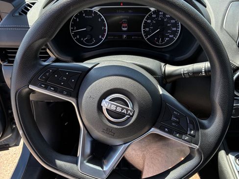 Used 2025 Nissan Sentra SV FWD image 3