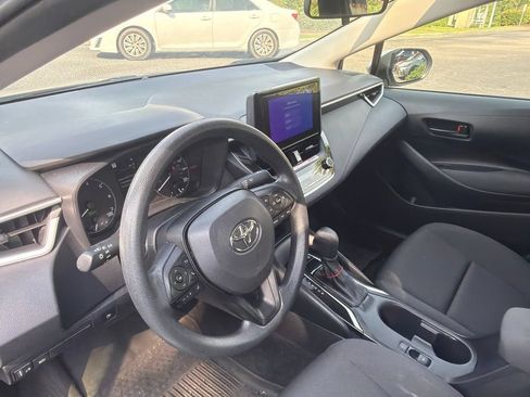 Used 2025 Toyota Corolla LE w/ LE Premium Package FWD image 8