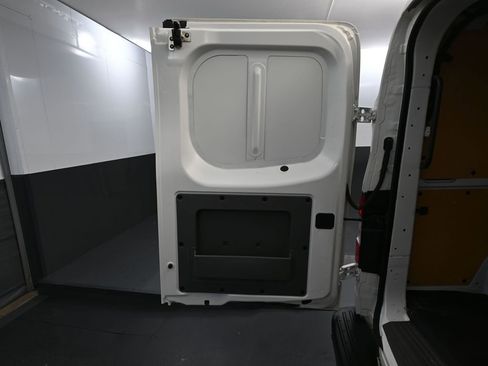 Used 2019 Nissan NV 2500 SV RWD image 34