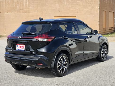 Used 2022 Nissan Kicks SV image 6