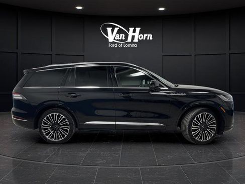 Used 2025 Lincoln Aviator Black Label image 2