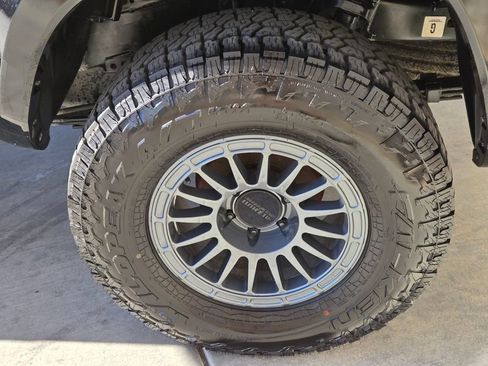 Used 2021 Toyota Tacoma TRD Sport w/ Technology Package image 11