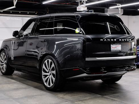 Used 2023 Land Rover Range Rover Autobiography image 18