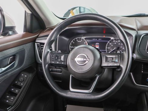 Used 2023 Nissan Rogue SV FWD image 12