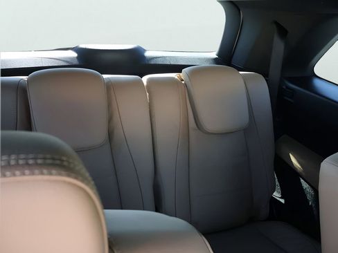New 2026 Mercedes-Benz GLS 580 4MATIC image 15