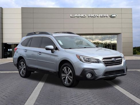 Used 2018 Subaru Outback 2.5i Limited AWD/4WD image 3