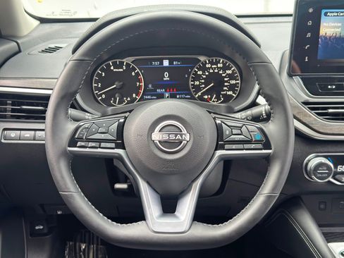 Used 2025 Nissan Altima 2.5 SV w/ SV Premium Package FWD image 19