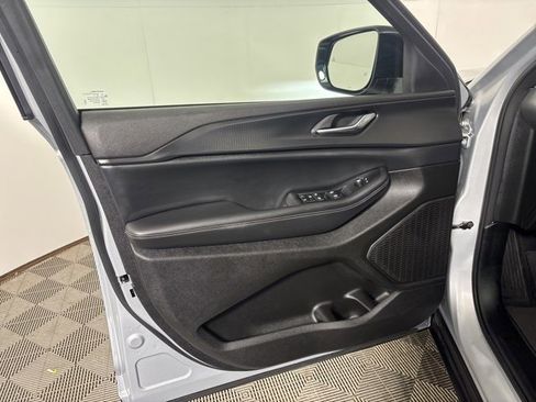 Certified 2023 Jeep Grand Cherokee Altitude image 11