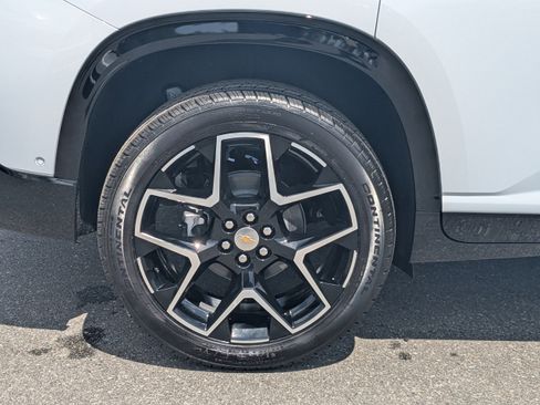 New 2026 Chevrolet Traverse High Country w/ LPO, Floor Liner Package FWD image 12