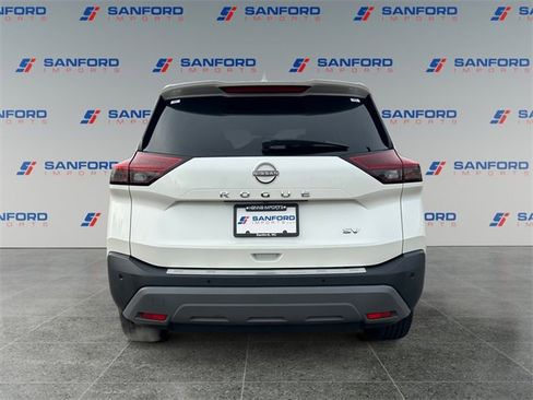 Used 2023 Nissan Rogue SV image 4