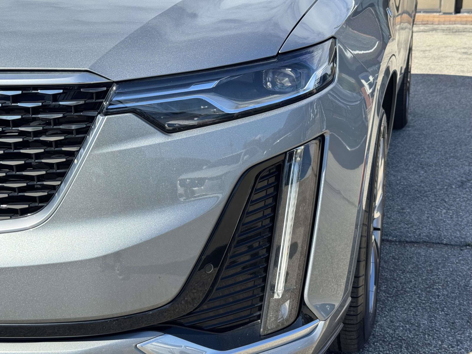 Used 2023 Cadillac XT6 Premium Luxury w/ Technology Package AWD/4WD image 9
