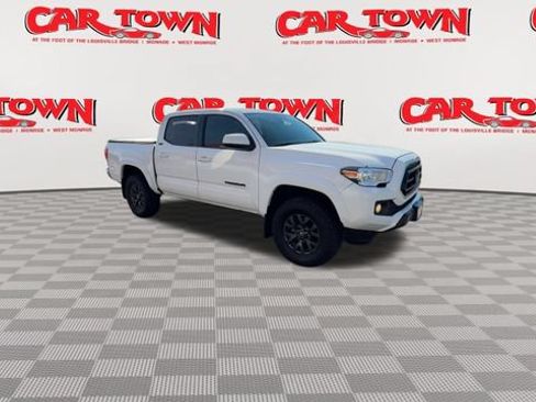 Used 2023 Toyota Tacoma SR5 RWD image 2
