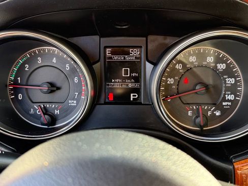 Used 2011 Jeep Grand Cherokee Overland image 19