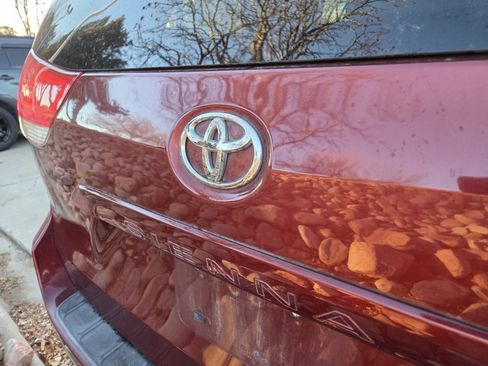 Used 2012 Toyota Sienna XLE image 15