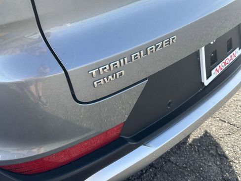 Used 2024 Chevrolet TrailBlazer LT w/ LT Cold Weather Package image 11