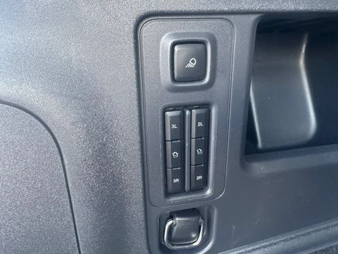 Used 2025 Ford Expedition Platinum AWD/4WD image 18