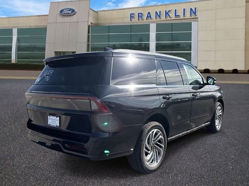 New 2025 Lincoln Navigator Reserve image 7