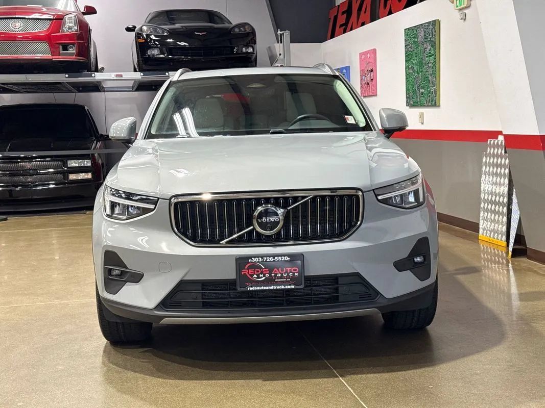 Used 2024 Volvo XC40 B5 Plus AWD/4WD image 53