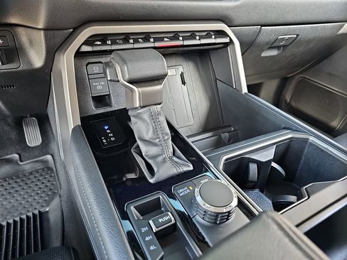 Used 2024 Toyota Tundra Limited AWD/4WD image 15