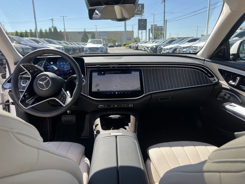 Used 2024 Mercedes-Benz E 450 4MATIC Sedan image 30