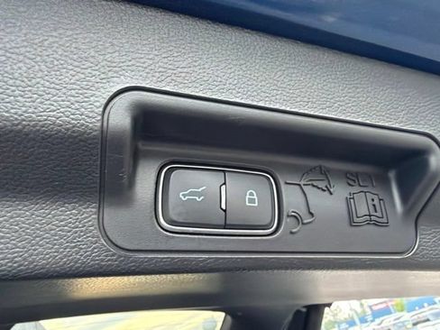 Used 2023 Ford Explorer ST-Line AWD/4WD image 10