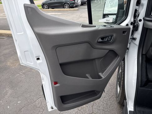 New 2026 Ford Transit 250 148 Medium Roof RWD image 20