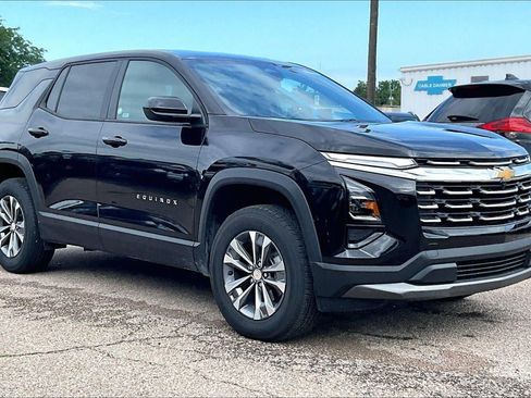 Used 2026 Chevrolet Equinox LT FWD image 1