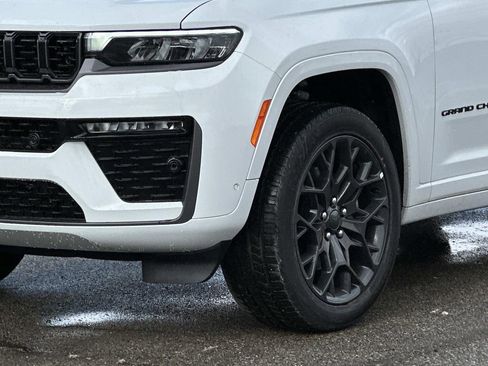 New 2026 Jeep Grand Cherokee L Summit w/ Obsidian Package image 7