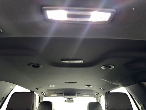 Used 2024 GMC Yukon SLT image 77