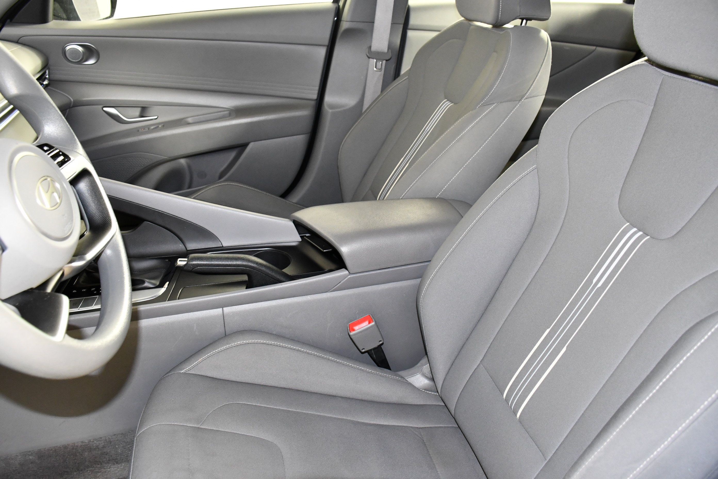 Used 2024 Hyundai Elantra SEL FWD image 40