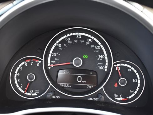 Used 2014 Volkswagen Beetle 1.8T FWD image 36