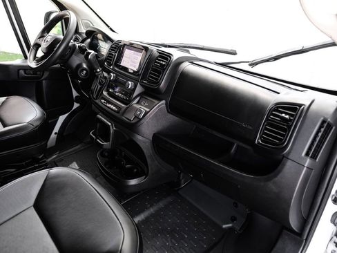 Used 2023 RAM ProMaster 2500 FWD image 9