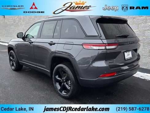 New 2025 Jeep Grand Cherokee Limited w/ Black Appearance Package AWD/4WD image 3