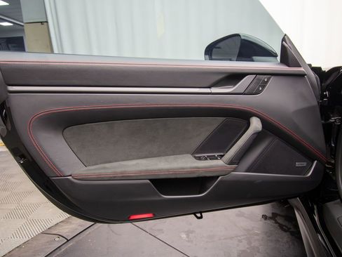 Used 2022 Porsche 911 GT3 RWD image 40