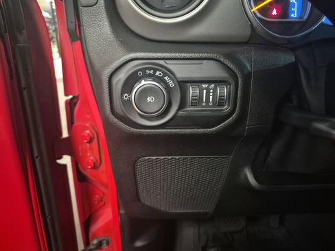 Used 2021 Jeep Wrangler Unlimited Willys image 19