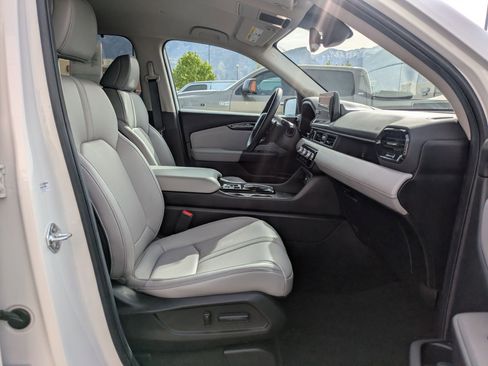 Used 2025 Honda Pilot EX-L image 32